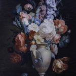 Fleurs dans un vase d'abâtre